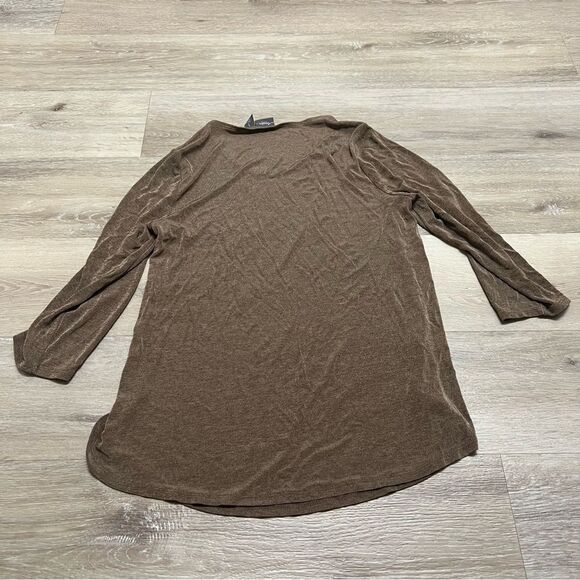 Chico's Travelers Tan Long Sleeve Blouse Shirt Size 1 - Picture 3 of 5